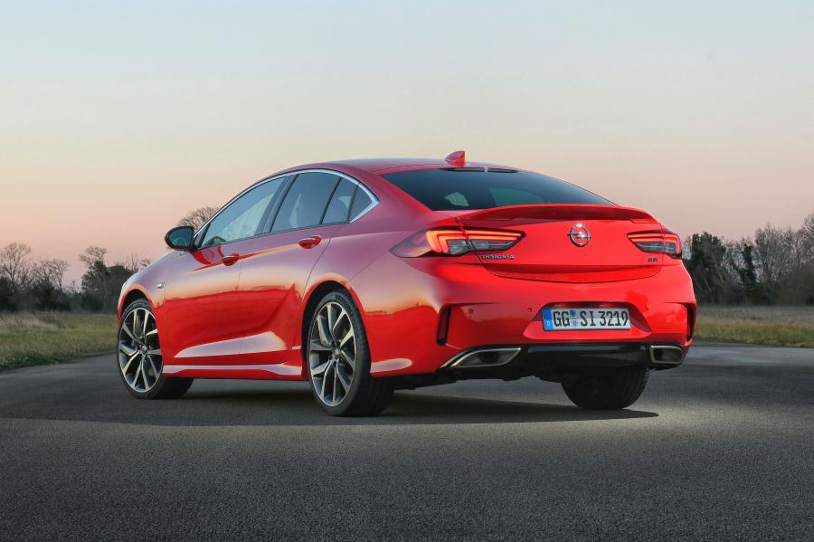 Opel Insignia GSi 2017 года  (фото 22 из 45)